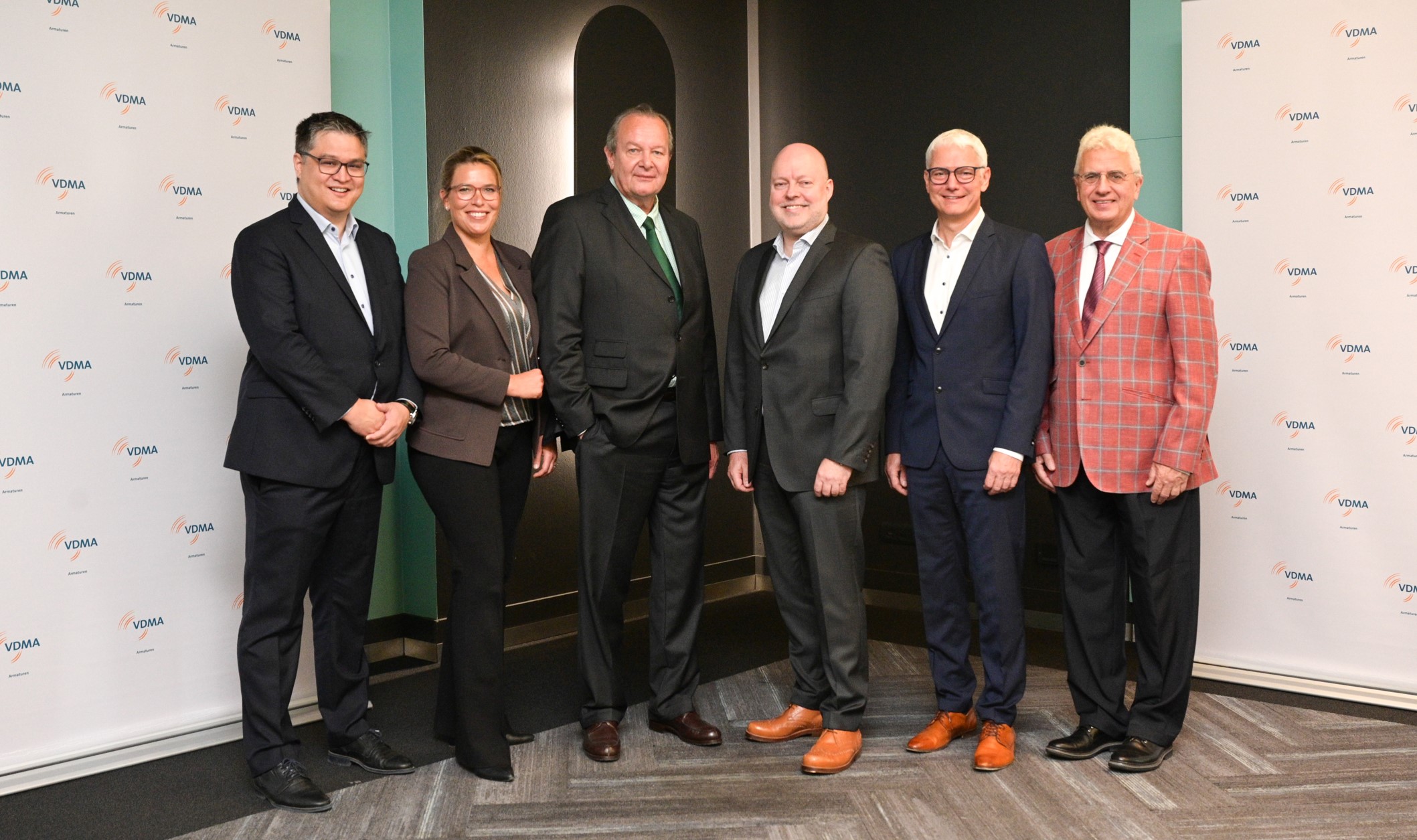 The new board of the VDMA Valves Association (from left to right Johannes Rump, Elisa Sasserath-Kentsch, Wolfgang Burchard, Oliver D. Gessert, Rolf Kummer, Martin Leser. Axel Weidner is missing)